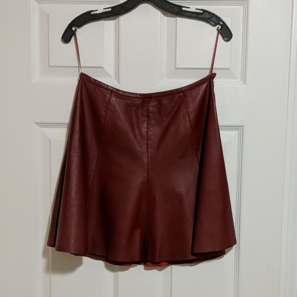 Leather Mini skit. - Picture 1 of 2